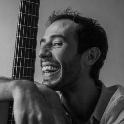 Foto de leo árvores