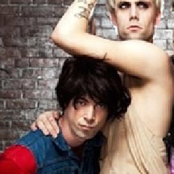 Foto de Semi Precious Weapons