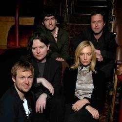 Foto de Toni Collette and The Finish