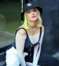 Cinderelas (part. Rebecca)