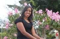 Cantora Gislaine Lilian