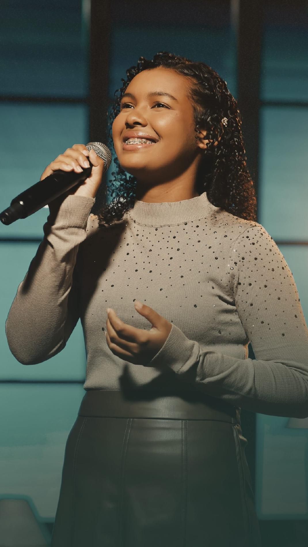 Júlia Rebeca