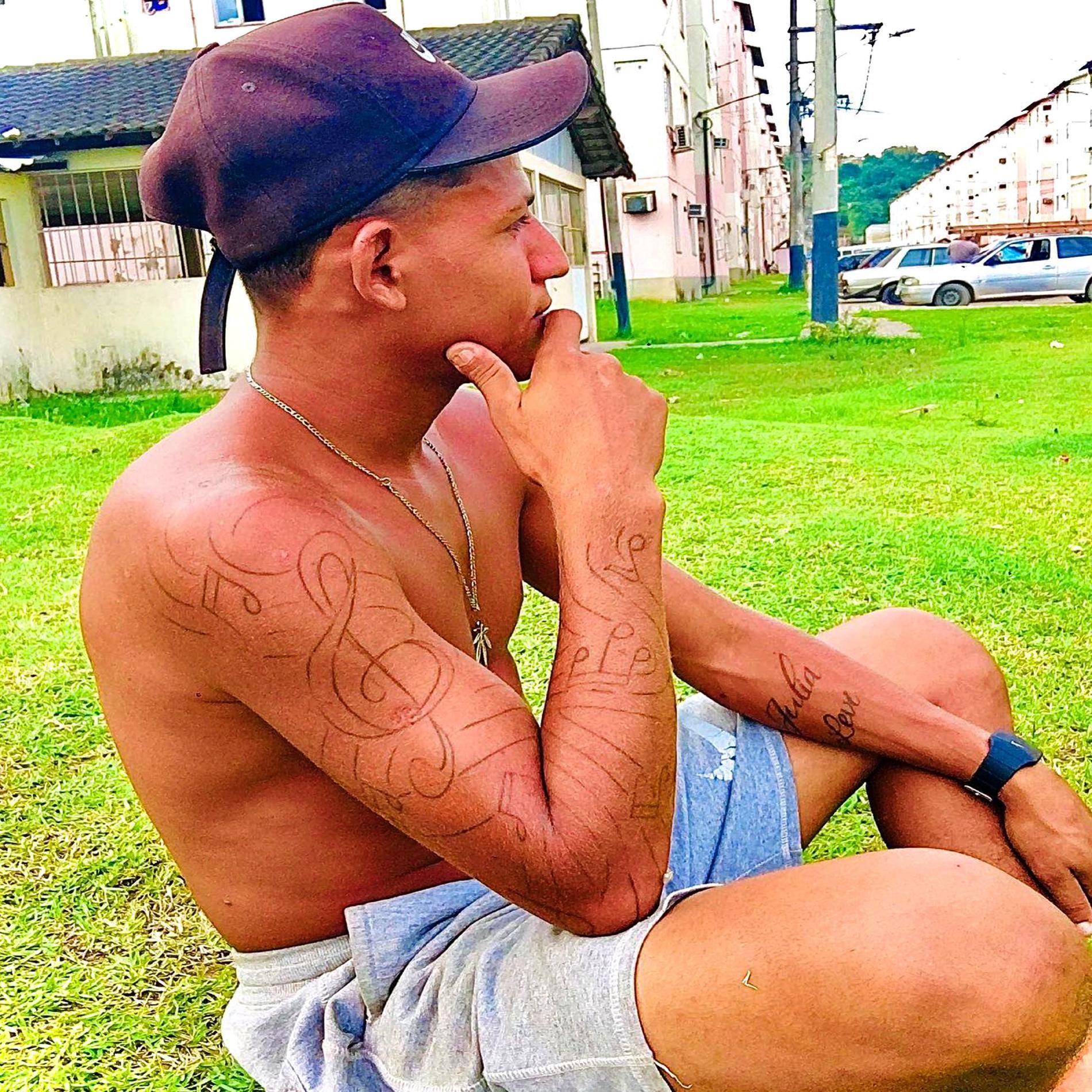 LÉO LB