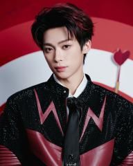 肆意生花 (Blooming Freely)