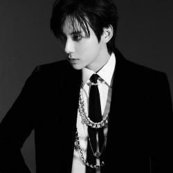 Foto de HWANG MIN HYUN (황민현)