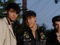 Invitation/Versace On The Floor