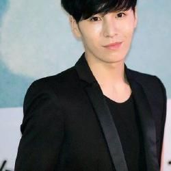 Foto de ICON (No MinWoo)