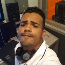 Foto de Thiaguinho Pressão