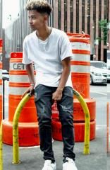 Quem É Esses Meninos? (part. Yan Marques e Aka)