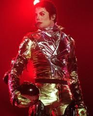 Thriller (Live At Wembley July 16, 1988)