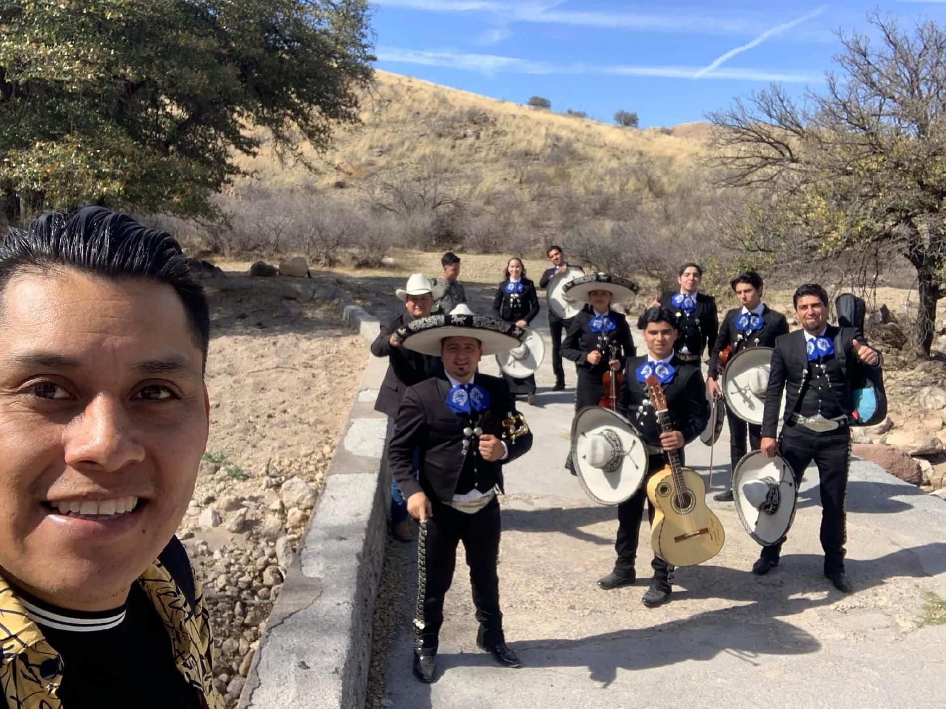 Mariachi Corazón Alegre