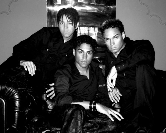 3 T