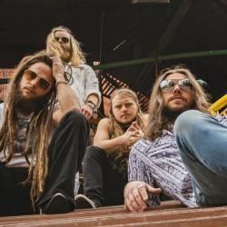 Photo of Them Dirty Roses