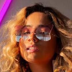 Foto de MÍLIAN DOLLA