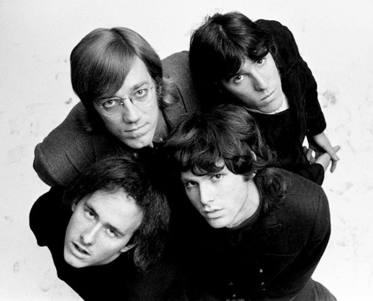 Ouvir The Doors é como fumar o primeiro baseado, disse Ray Manzarek à  Rolling Stone Brasil