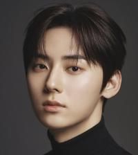 HWANG MIN HYUN (황민현)