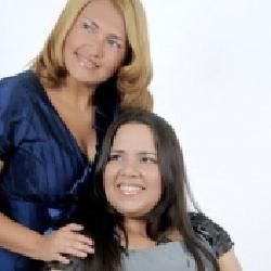 Foto de Albanise e Mônica