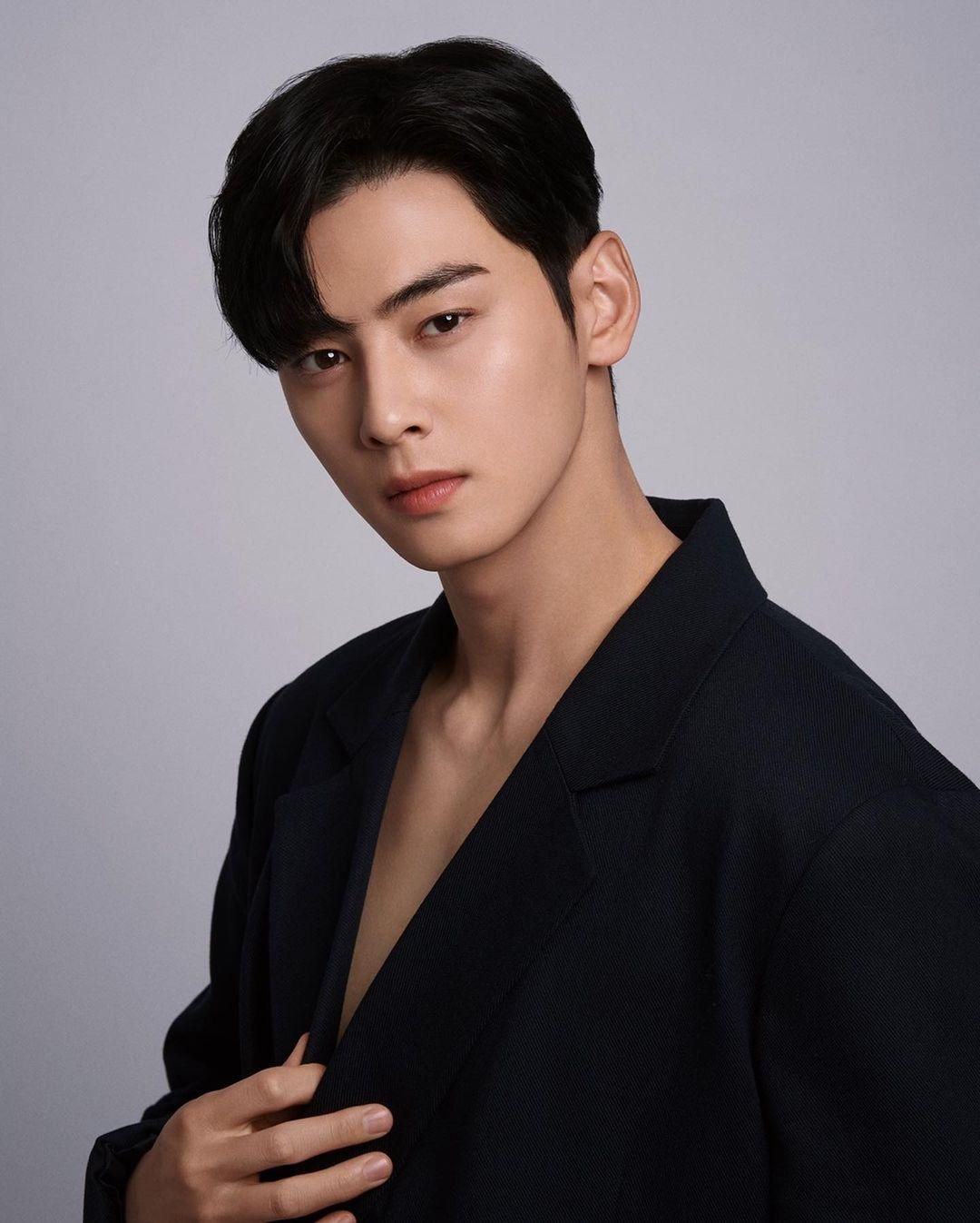 Cha Eun Woo fotos (4 fotos) | Cifra Club