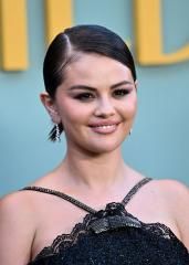 How Does It Feel To Be Forgotten (feat. benny blanco)