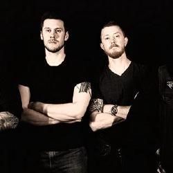 Foto de Fires in the Distance