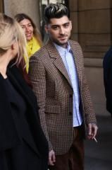 When Love's Around (feat. Syd)