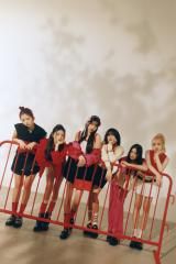 7 Rings / Me Too / That's My Girl (medley)