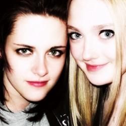 Foto de Dakota Fanning And Kristen Stewart