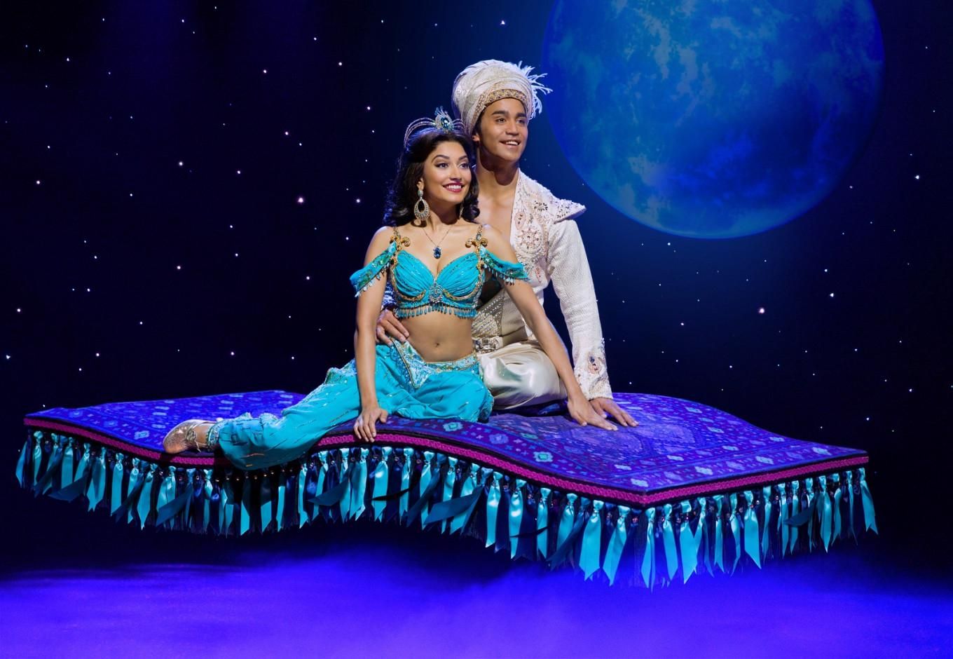 A Million Miles Away TraduÇÃo Aladdin Musical Letrasmusbr 
