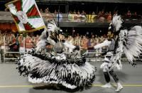 Samba-Enredo 2010 - Do Além Mar, a Herança Lusitana Nos Une. Ora Pois, a X-9 É Portuguesa Com Certeza!