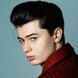 Foto de Elliot James Reay