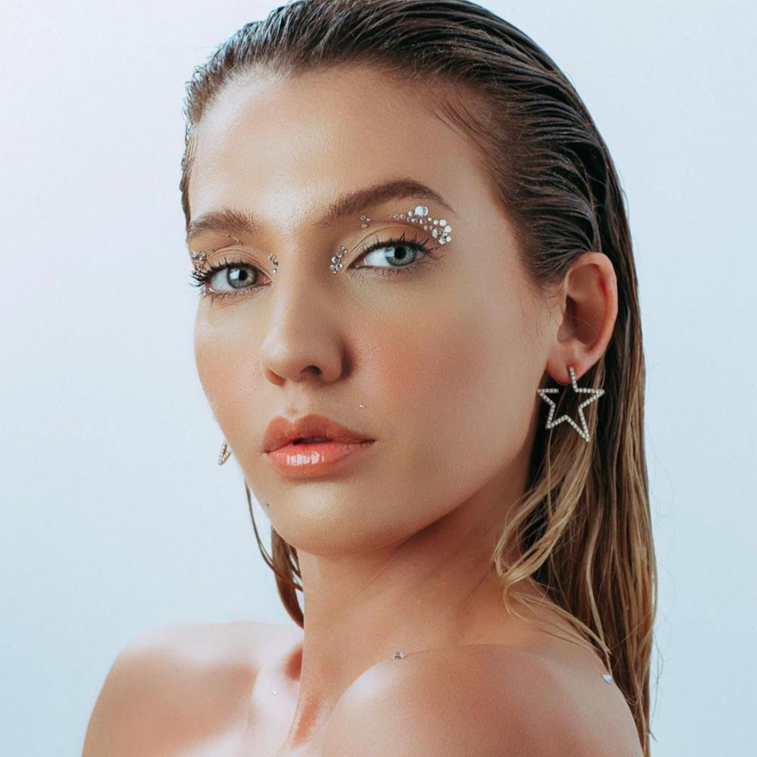 Anna Chase