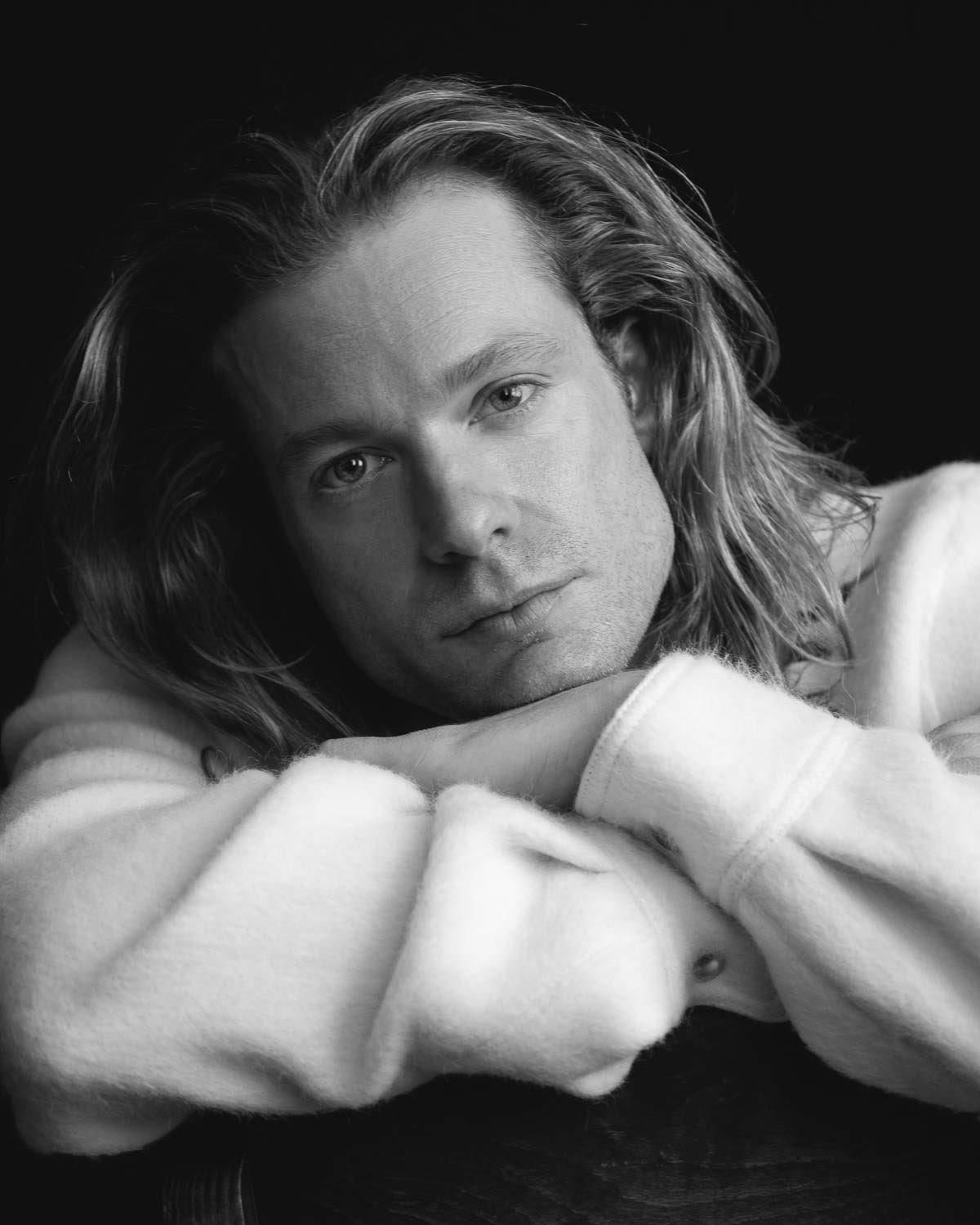 Sam Reid (2 canciones)