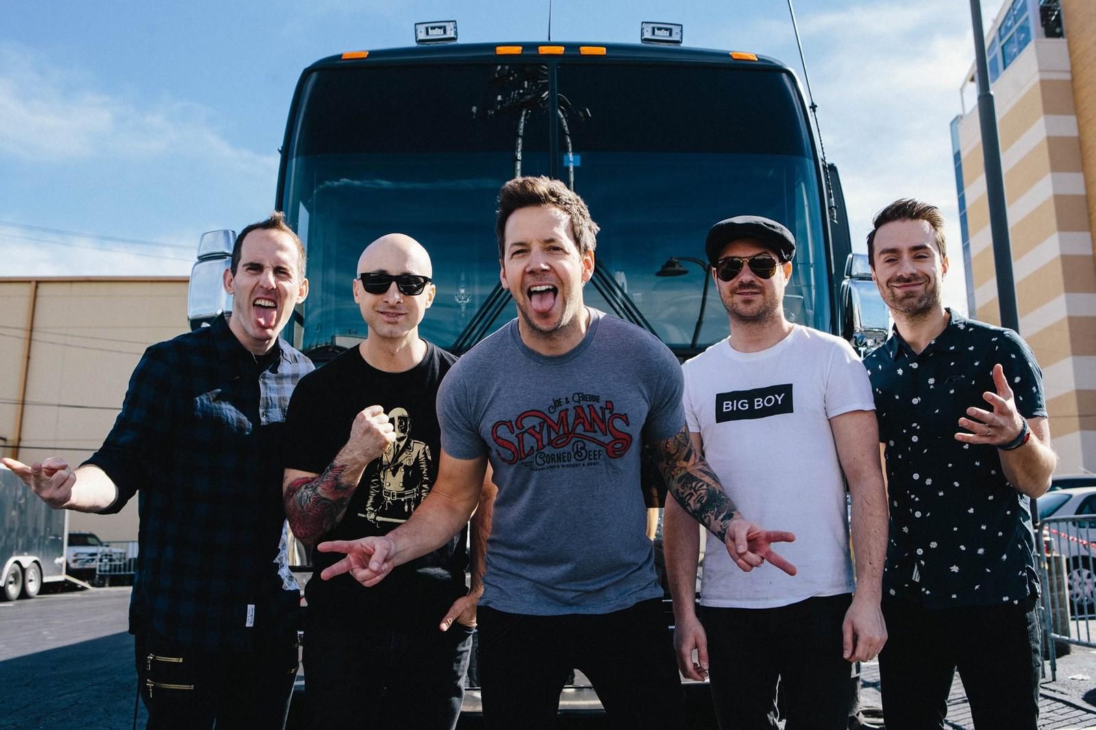 8 anos de 'Your Love Is A Lie' » Simple Plan Brasil