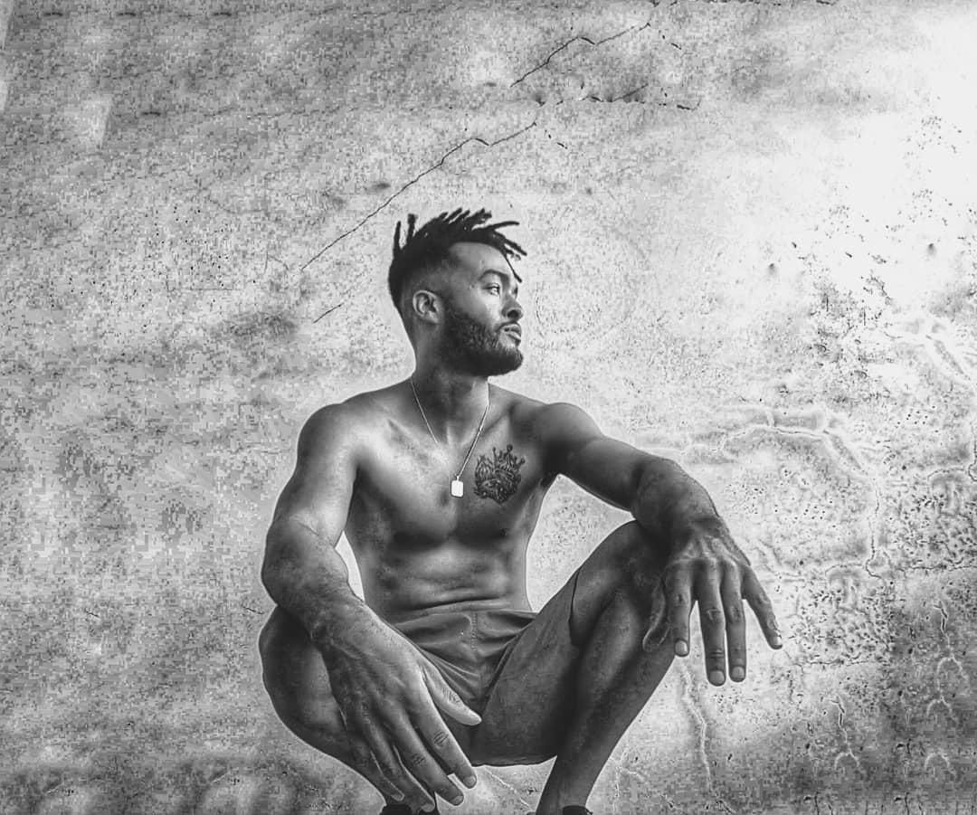 Sasquat fotos (2 fotos) - LETRAS.MUS.BR