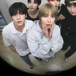 Foto de TOMORROW X TOGETHER (TXT)