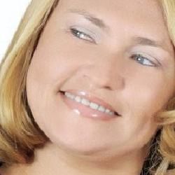 Foto de Albanise e Mônica