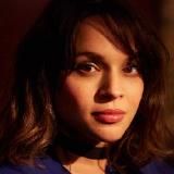 CHRISTMAS CALLING (JOLLY JONES) (EN ESPAÑOL) - Norah Jones - LETRAS.COM