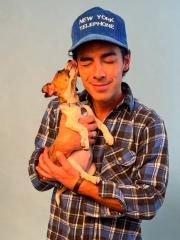 Feel Something (feat. Chloe Bennet)