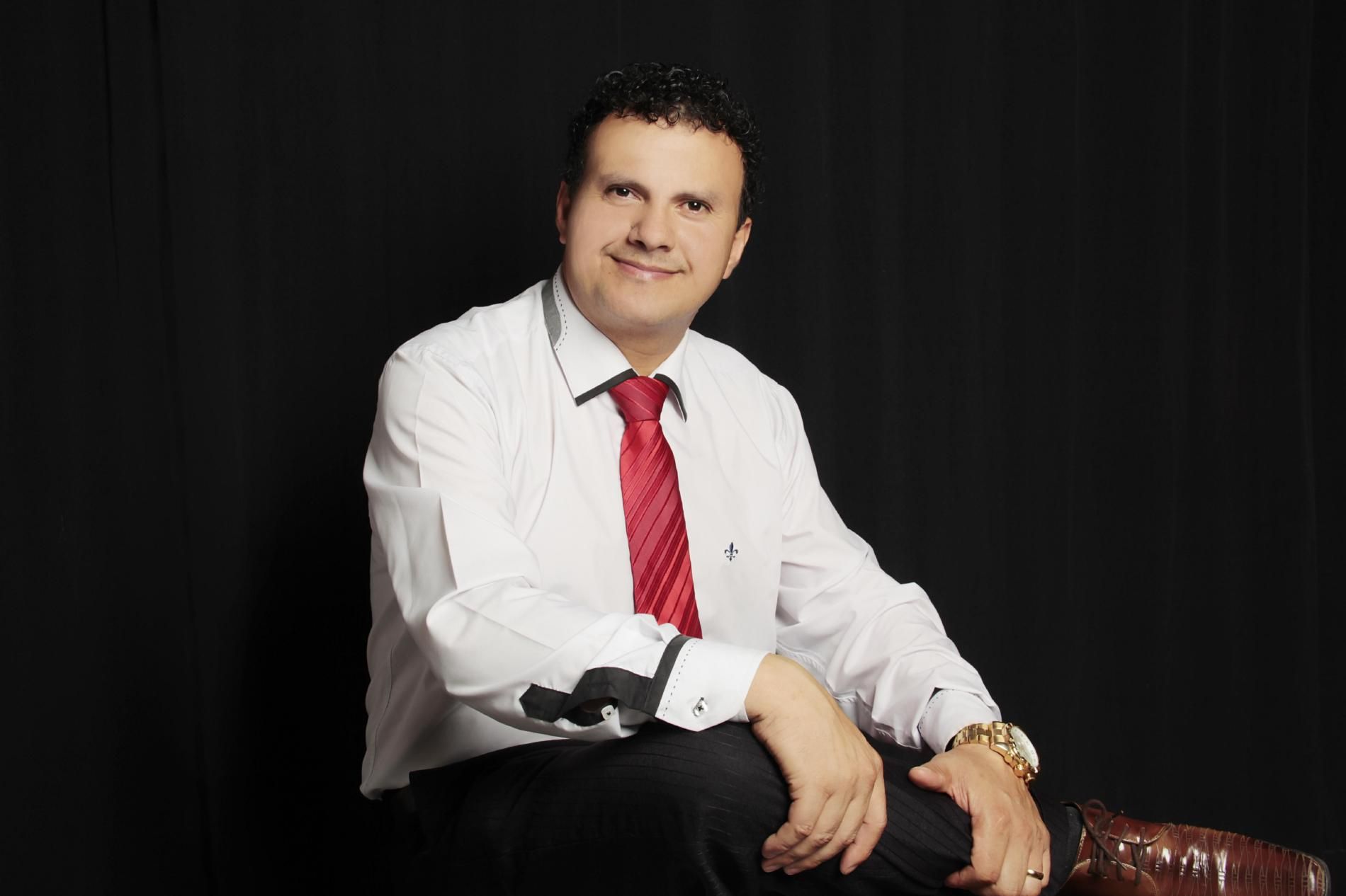 Cantor Ailton Belem