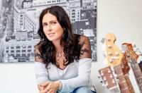 Sharon Den Adel