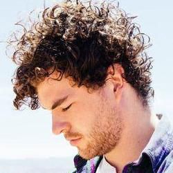 Photo of Vance Joy