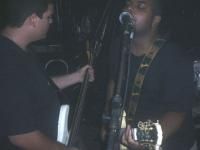 Tiros no escuro em nome do amor