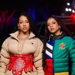 Foto de Tasha & Tracie