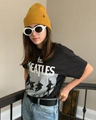 Gabriela Bee