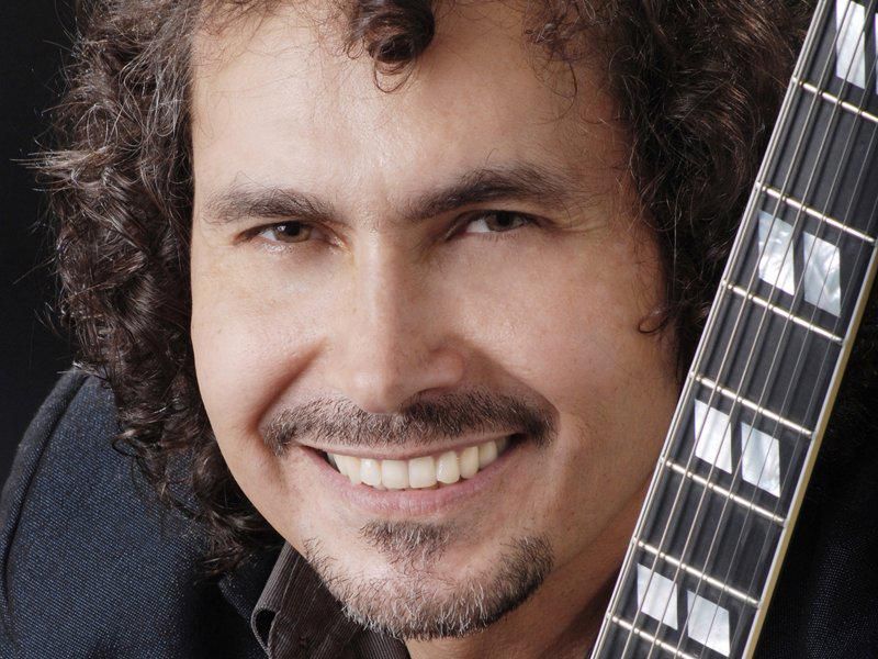 Cris Lobo