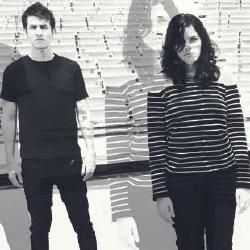 Foto de Far From Alaska