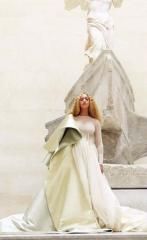 Naughty Girl (I Am... World Tour)