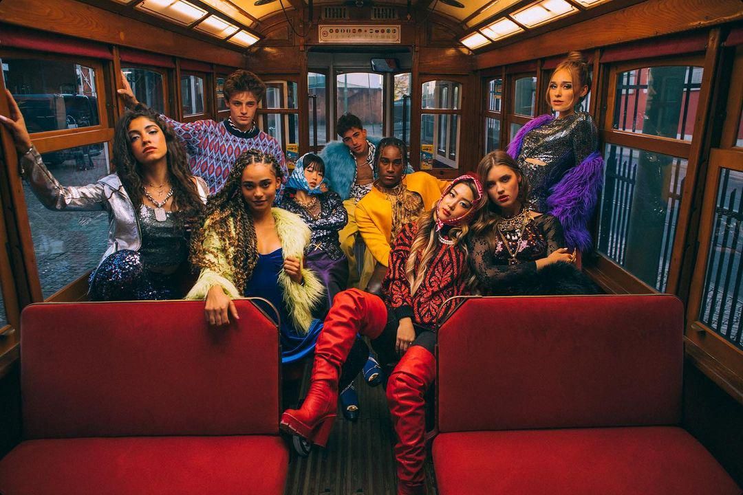 Letra e tradução: 'Holiday' - Now United